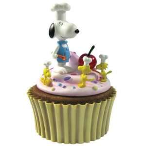  Peanuts Musical Cupckae Snoopy Figurine 