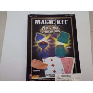   62401 Deluxe Magic Kit   19 Magic Trick Secrets Revealed: Toys & Games