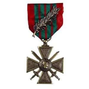  French Croix De Guerre Medal: Patio, Lawn & Garden