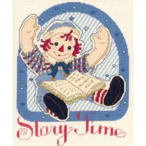  Raggedy Andy Story Time Cross Stitch Leaflet: Arts, Crafts 
