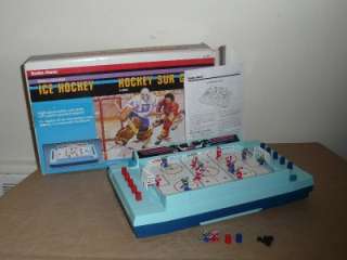Radio Shack Vintage ICE HOCKEY table game   looks NM but needs work 