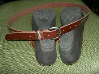 Kaley Cuoco Screen Worn Bandolino Wedge Heel Sandals Shoes + Belt 