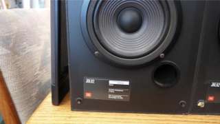 You are bidding on a PAIR OF JBL JBL62 Two Way Bookshelf Speakers 