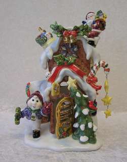 2002 Grandeur Noel Lighted Ceramic Holiday Xmas House Skater Santa 