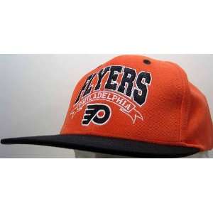Philadelphia Flyers Vintage Retro Snapback Cap:  Sports 