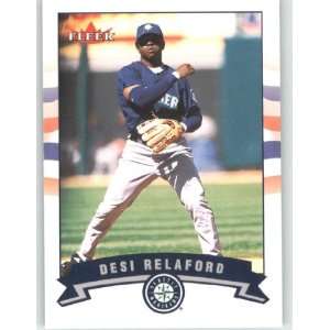  2002 Fleer #153 Desi Relaford   Seattle Mariners (Baseball 