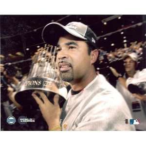  Ozzie Guillen UNSIGNED 16x20 Sports Collectibles