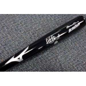  Autographed Ichiro Suzuki Baseball Bat   Mizuno Pro Game 