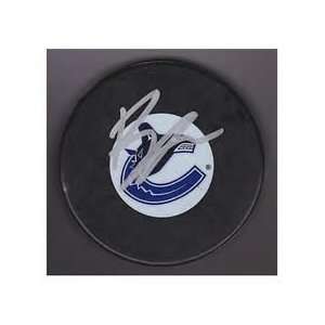  Ryan Kesler Autographed Puck: Sports & Outdoors