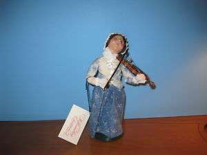Byers Choice 2004 Excl Williamsburg Girl with Violin  