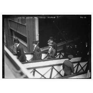   Passengers boarding boat Kaiser Wilhelm II,New York