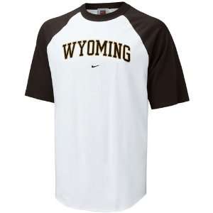 Nike Wyoming Cowboys White Classic Raglan T shirt: Sports 