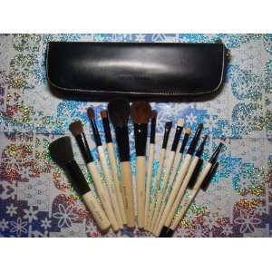  Bobbi Brown 13 Pc Brush with Case: Beauty