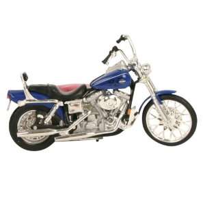  Harley Davidson 1:18 Diecast Motorcyle   2002 Dyna Wide 