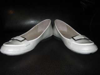me too womens shoe silver loafer size 6 med flat style norelle leather 