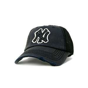 New York Yankees Hat: 47 Brand Cooperstown Omega Snapback Adjustable 