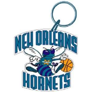  NEW ORLEANS HORNETS OFFICIAL LOGO ACRYLIC KEY RING: Sports 