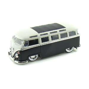  1962 VW Bus w/Baby Moons 1/24 White Over Black Toys 