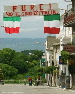 patriotism italians use w as shorthand for the word viva
