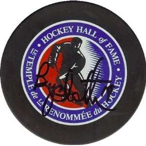  Bryan Trottier Signed Puck   (Hall of Fame): Sports 