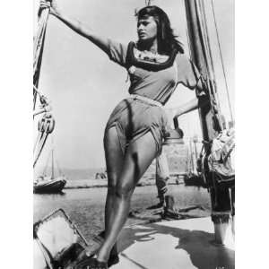  Sophia Loren Italian Film Actress, Seen Here in ian 