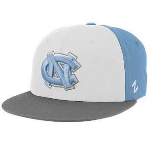   Tar Heels (UNC) Carolina Blue White Gray Triple Play Fitted Hat (7 3/4